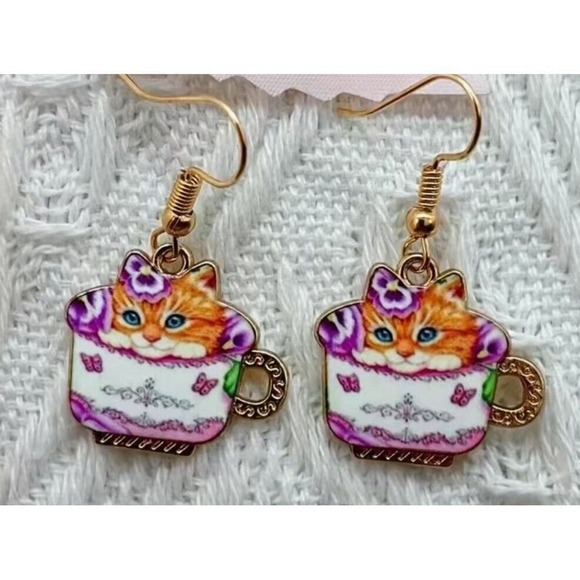 Orange Cat in Coffee/Teacup‎ Pink Floral Gold Earrings cute NWT - Picture 1 of 1